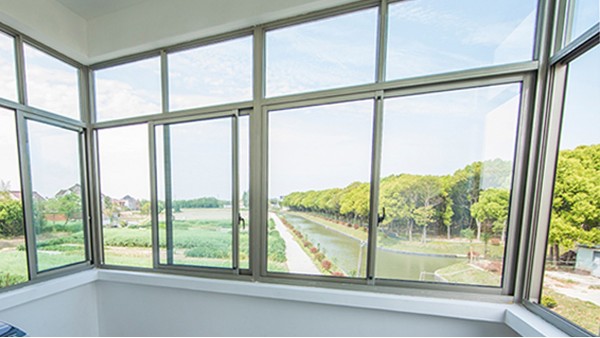 樓上樓門窗 | 專業(yè)安裝的高端鋁合金門窗伴你溫暖過冬！
