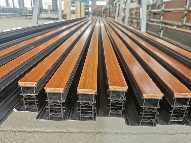 健康鋁木門窗流行的原因是什么？裝在室內(nèi)好看嗎？需注意什么問題？