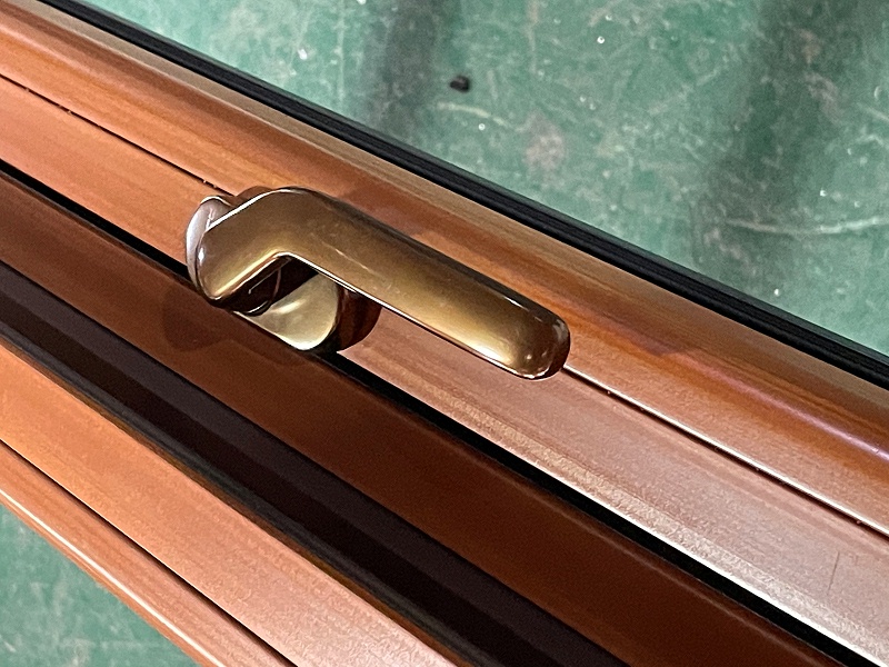 太驚艷！這些顏值與實(shí)力并存的樓上樓鋁木門窗，真讓人心動(dòng)！