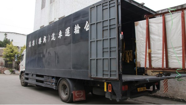 佛山哪個門窗廠家做工程門窗做得好？-樓上樓門窗