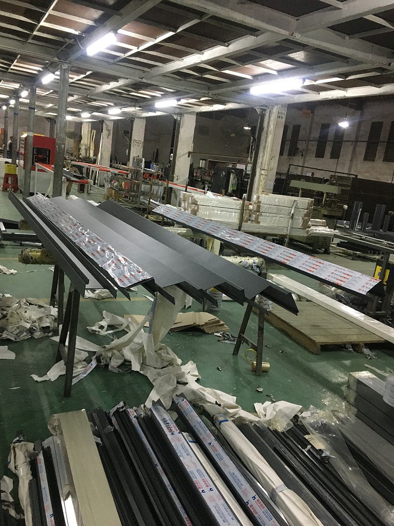 好氣哦！隔壁家居然花350元就買(mǎi)到了高端斷橋鋁合金門(mén)窗？